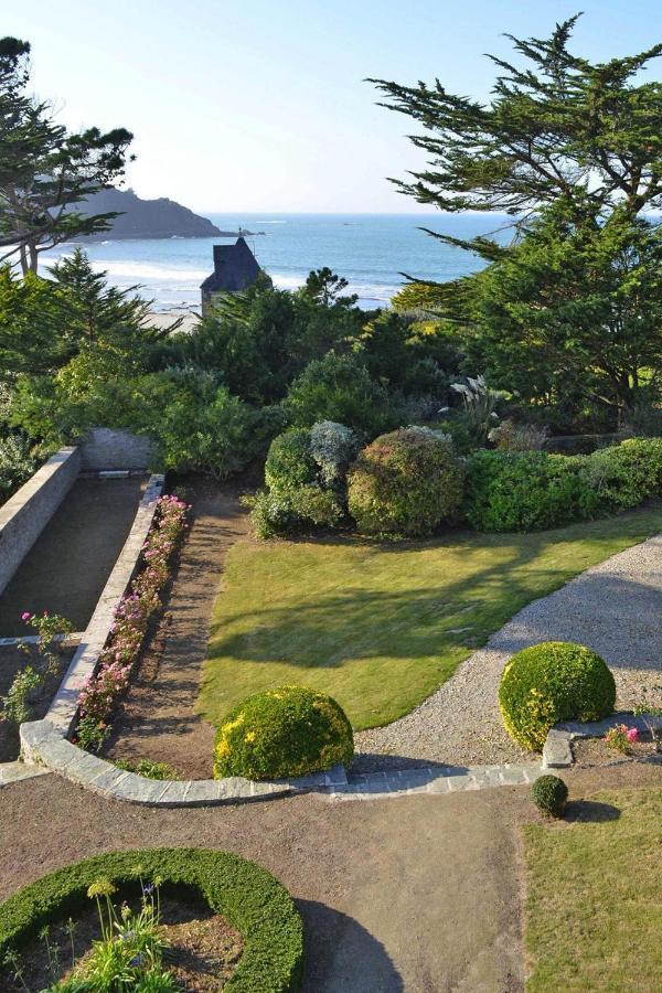 Villa In Locquirec With Garden Exterior photo